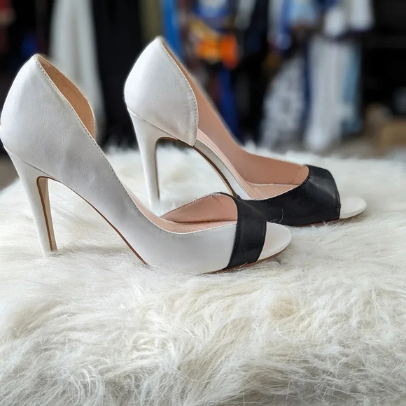 B/W heels - Picture 2 of 6